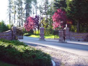 Gated entry to Harbor Veiw Estates - Lake Coeur d'Alene - Idaho Gated entry to Harbor Veiw Estates - Lake Coeur d'Alene - Idaho