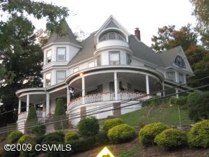 See virtual tour of this listing