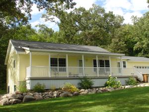 See virtual tour of this listing