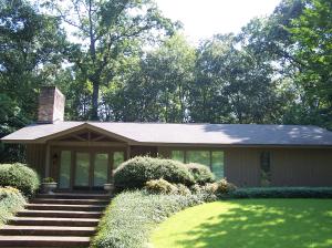 See virtual tour of this listing