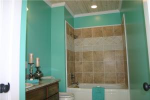 Upstairs Guest Bath 2