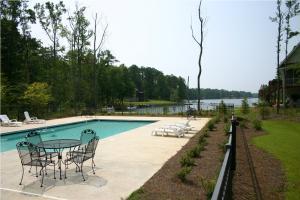 Paces Bluff Pool