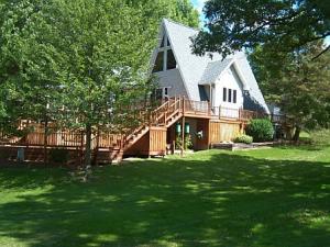 See virtual tour of this listing