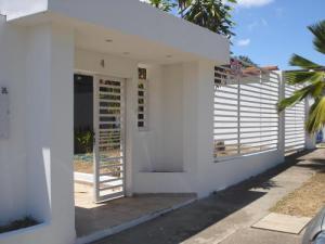 See virtual tour of this listing