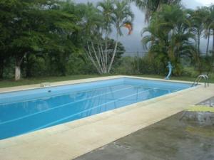 See virtual tour of this listing