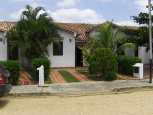 See virtual tour of this listing