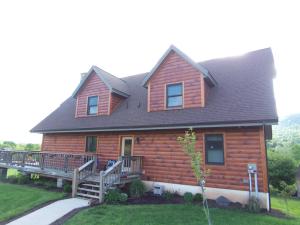 See virtual tour of this listing