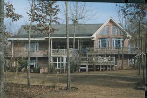 See virtual tour of this listing