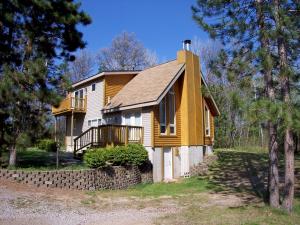 See virtual tour of this listing