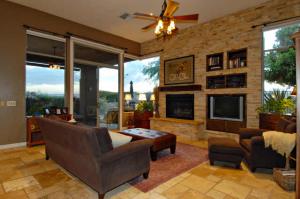 2958.00 SqFt - 4/3.5 bed/bath - $995,000