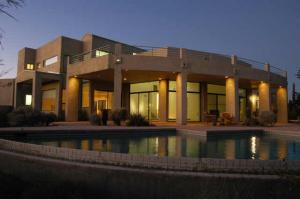 6500.00 SqFt - 4/6 bed/bath - $2,450,000