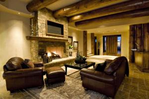 6000 SqFt - 5/5 bed/bath - $2,975,000