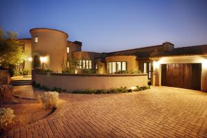 5225.00 SqFt - 5/4.5 bed/bath - $2,890,000