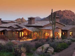 3400 SqFt - 4/4 bed/bath - $325,000