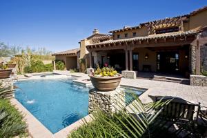 7000.00 SqFt - 5/5.5 bed/bath - $3,695,000