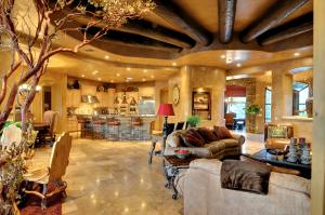 6390.00 SqFt - 6/5.5 bed/bath - $3,300,000
