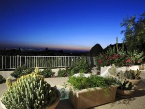 3006.00 SqFt - 3/3 bed/bath - $949,000