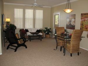 1120.00 SqFt - 2/2 bed/bath - $300,000