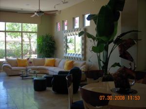3911.00 SqFt - 3/2.5 bed/bath - $1,275,000