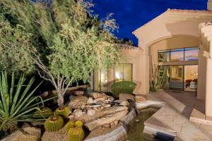 2853.00 SqFt - 2/2.5 bed/bath - $1,095,000