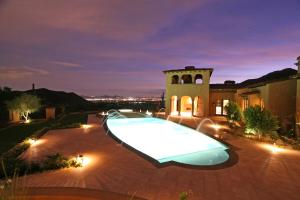 12111.00 SqFt - 5/8.5 bed/bath - $9,995,000