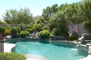 3705.00 SqFt - 5/3.5 bed/bath - $825,000
