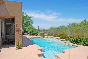 2503 SqFt - 3/2 bed/bath - $582,000