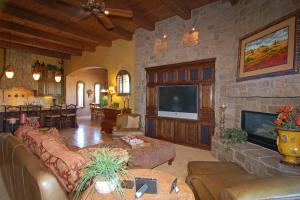 5000.00 SqFt - 4/4 bed/bath - $1,995,000