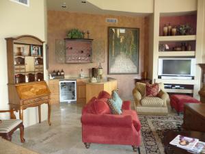 5793.00 SqFt - 5/6 bed/bath - $2,200,000