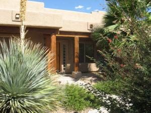 2755.00 SqFt - 4/2 bed/bath - $440,000