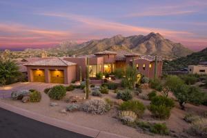 4940.00 SqFt - 4/3.5 bed/bath - $2,395,000