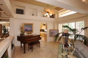 2175.00 SqFt - 2/2.5 bed/bath - $595,000