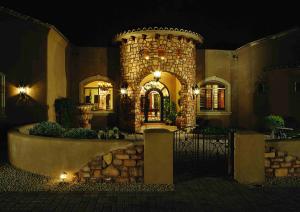 6068 SqFt - 4/4.5 bed/bath - $1,950,000