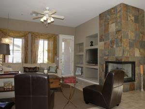 2060 SqFt - 3/2 bed/bath - $439,000