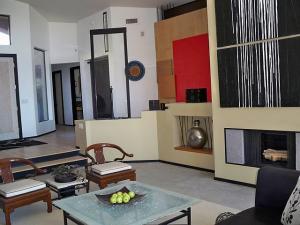 2853 SqFt - 2/2.5 bed/bath - $798,000