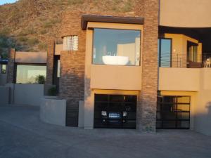 100 Hills Retreat home for sale