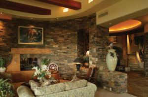 9507 SqFt - 4/4.5 bed/bath - $4,695,000