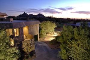 2004 SqFt - 3/2.5 bed/bath - $567,000