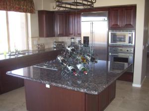 2650 SqFt - 4/2 bed/bath - $734,000