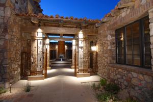 7160 SqFt - 5/7 bed/bath - $5,950,000