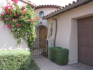 2431 SqFt - 2/2.5 bed/bath - $795,000