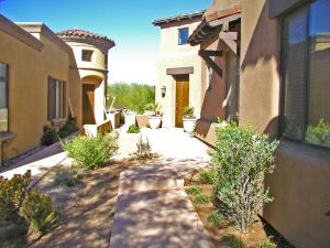 2244 SqFt - 2/3 bed/bath - $620,000