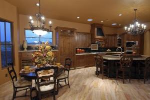 3720 SqFt - 4/4 bed/bath - $1,298,000