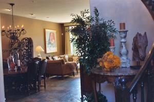 3232 SqFt - 3/3.5 bed/bath - $825,000
