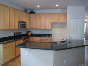 1810 SqFt - 3/2 bed/bath - $399,900