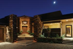 5428 SqFt - 4/4.5 bed/bath - $2,695,000