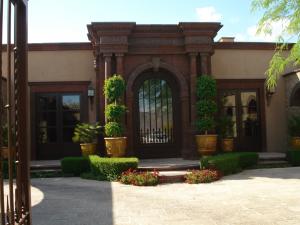 6240 SqFt - 4/5.5 bed/bath - $2,899,000