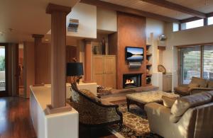 2476 SqFt - 3/3 bed/bath - $645,000
