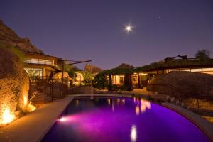 5900 SqFt - 5/4.5 bed/bath - $2,650,000