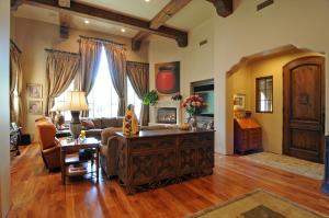 4450 SqFt - 4/4.5 bed/bath - $2,770,000